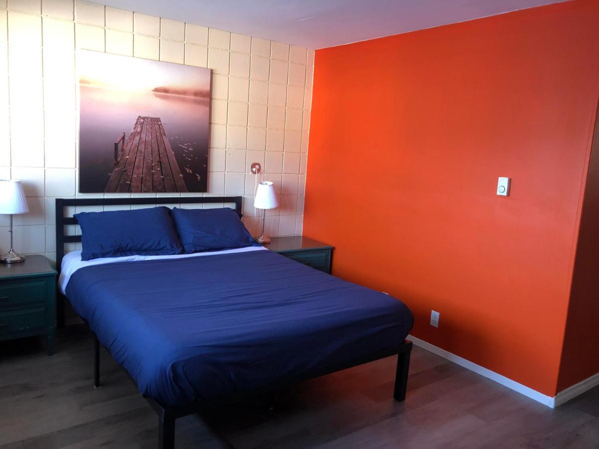 Canterbury Inn Invermere Dış mekan fotoğraf