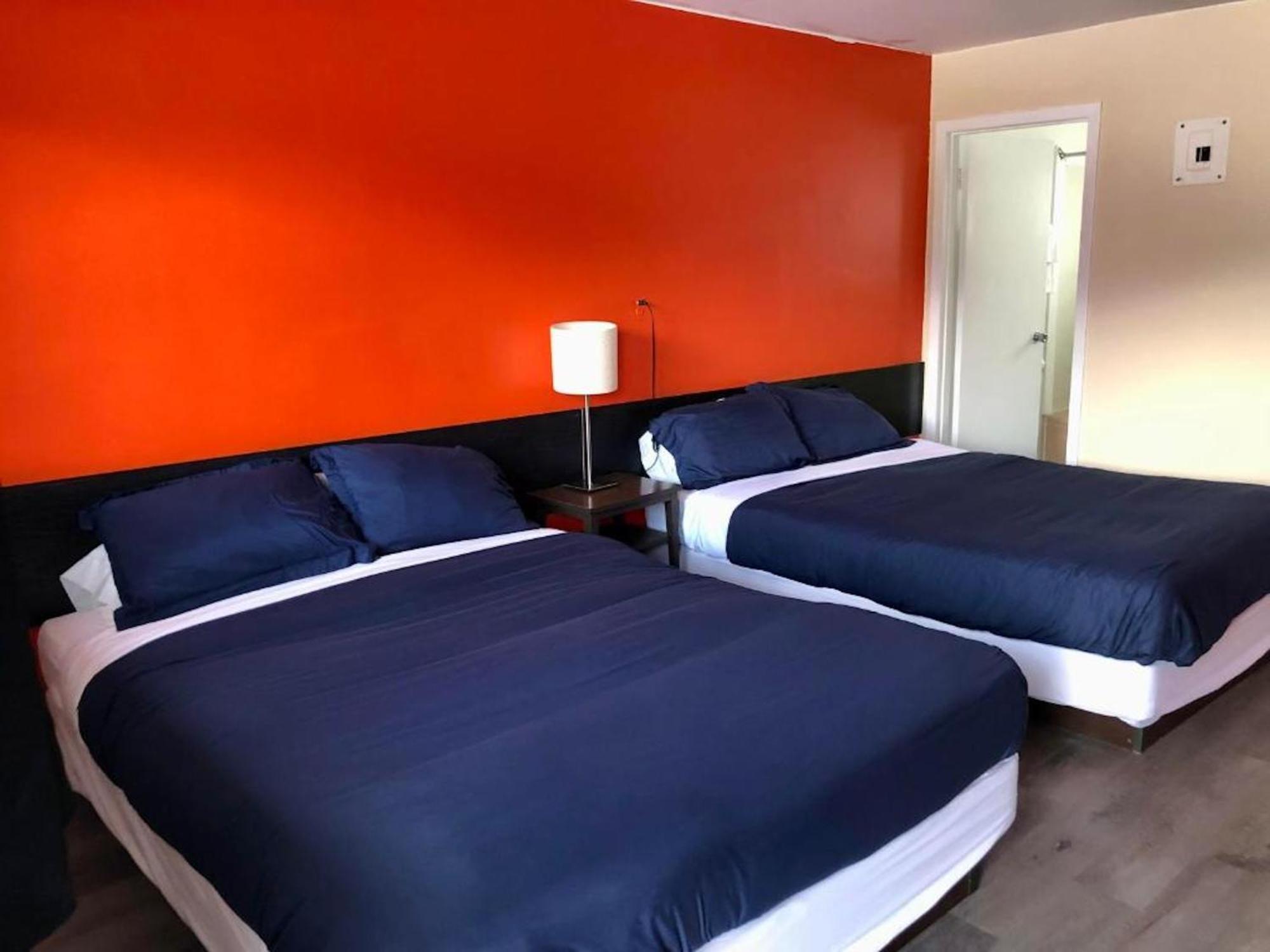 Canterbury Inn Invermere Dış mekan fotoğraf
